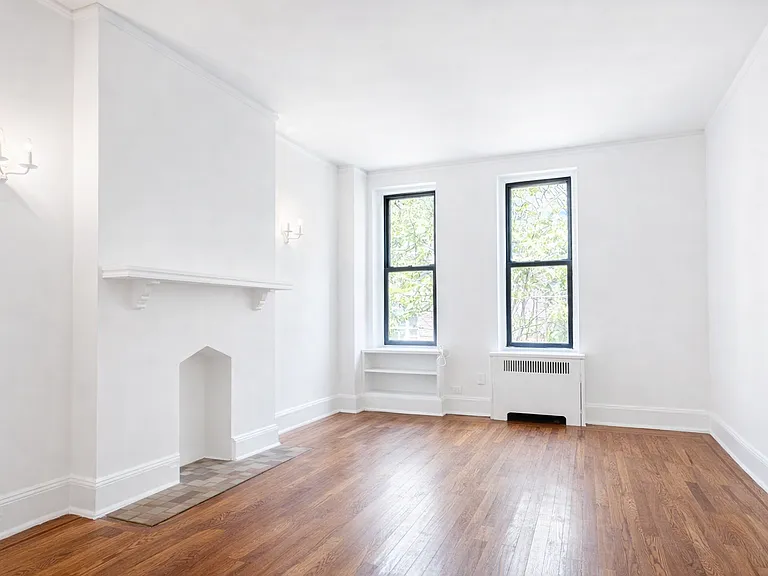 339 E 85th St #4B — Photo 1