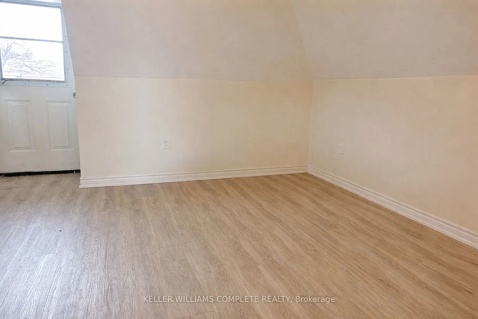 Studio, $1,400 — Photo 4