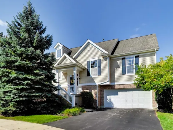 612 N Hidden Prairie Ct, Palatine, IL 60067