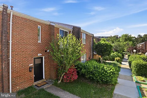 264 Stevenson Sq Photo 1