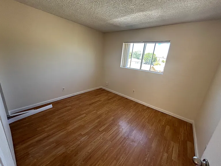 437 Grand Ave #14 — Photo 11