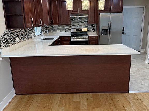 5th image of 2706 W Jackson Blvd