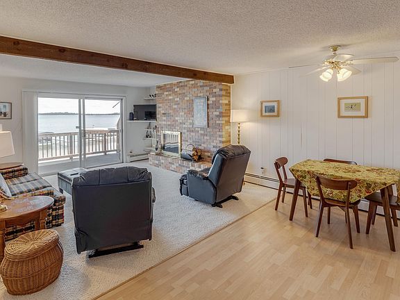 4th image of 9212 Edgewater Cir S APT 202