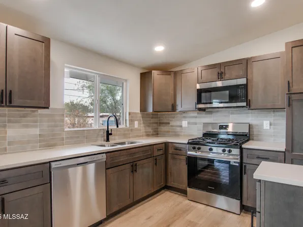 1220 W Fresno St, Tucson, AZ 85745