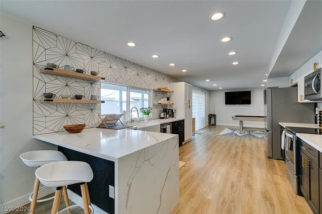4 bed, 3.0 bath, 2163 sqft, $3,600 — Photo 3
