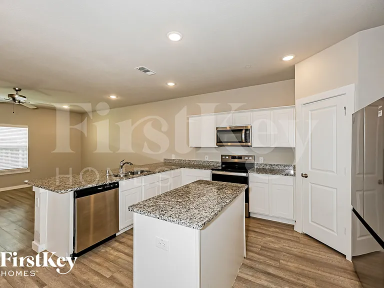 325 Niki Dr — Photo 6