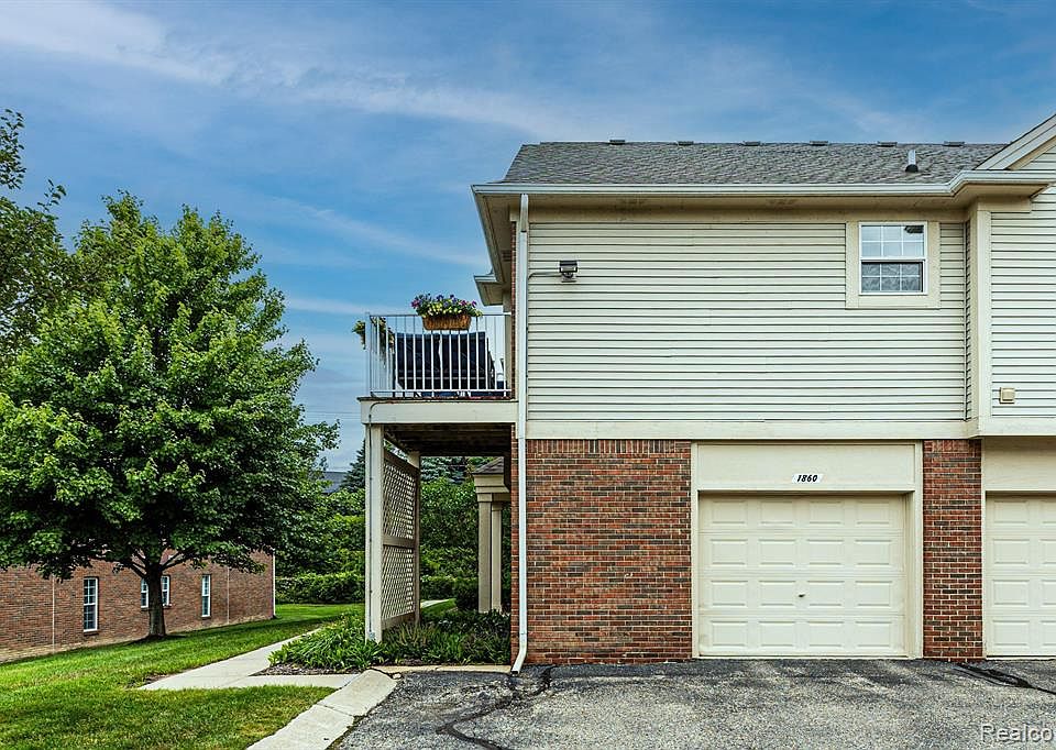 1905 Flagstone Cir Rochester MI Zillow