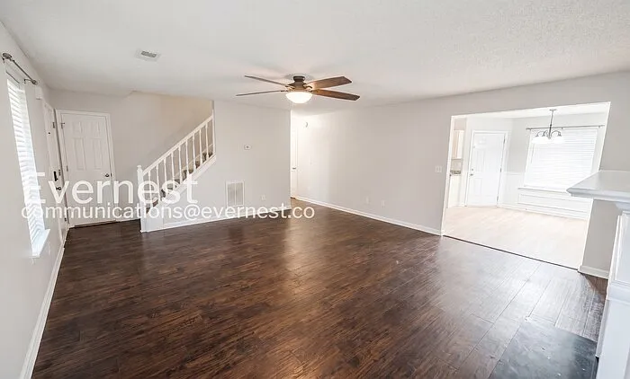 251 Cobblestone Ln — Photo 9