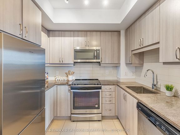 3rd image of 9205 Yonge St Unit 501