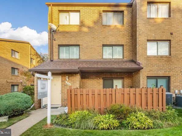 3146 Apple Rd NE #18, Washington, DC 20018