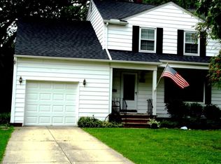 1320 Croyden Rd, Lyndhurst, OH 44124