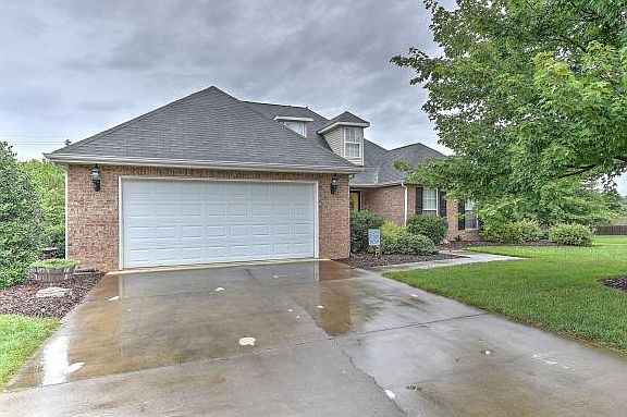 2nd image of 200 Lee Carter Dr