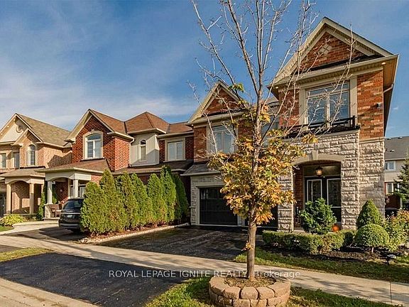 3rd image of 4760 Deforest Cres