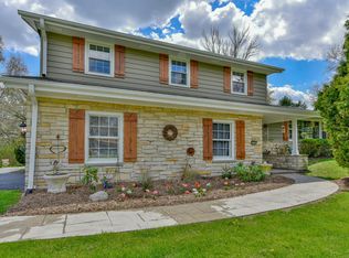 18765 Le Chateau Dr, Brookfield, WI 53045