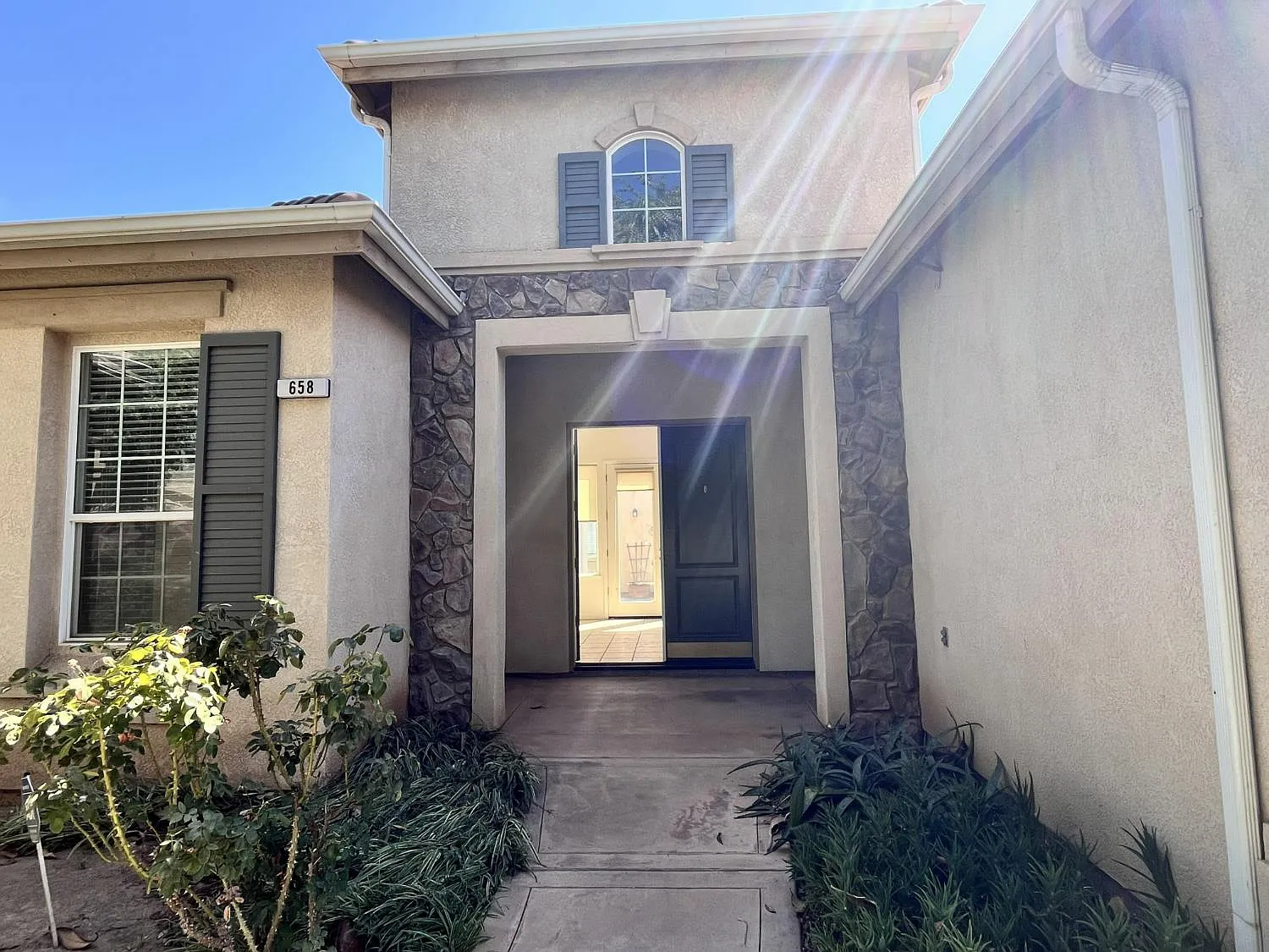 4 bed, 3769 sqft, $3,500 — Photo 4
