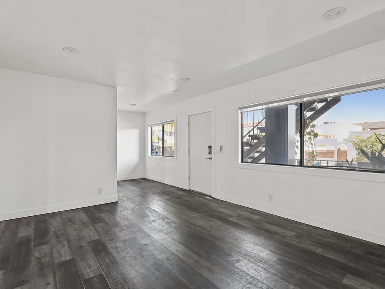 215 N Fickett St — Photo 20
