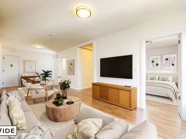 31-43 Steinway Avenue image 1 of 8