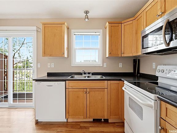 4th image of UNIT 52-118 Pawlychenko LANE