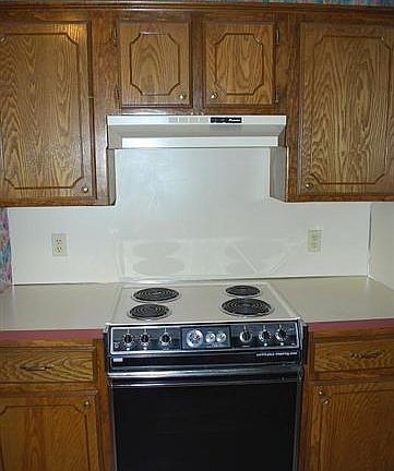 5th image of 2006 Jefferson Ave NE