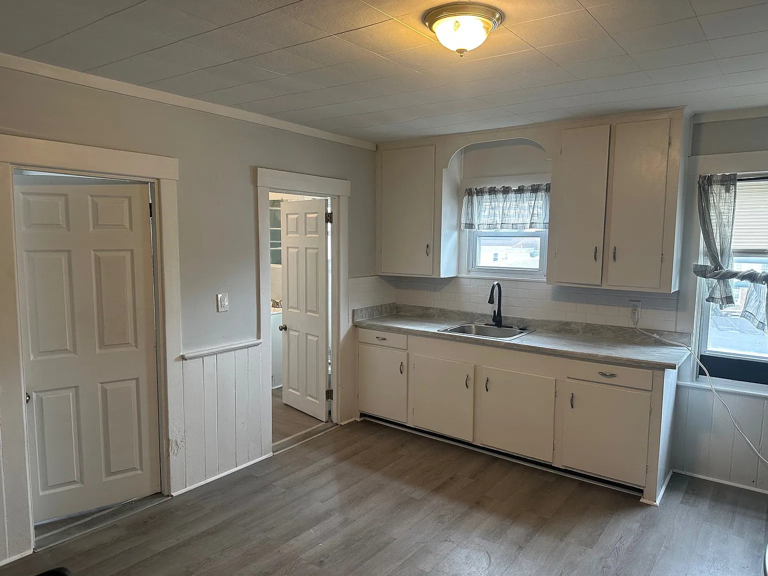103 N Main St — Photo 2