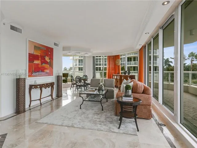 6051 N Ocean Dr #302 — Photo 2