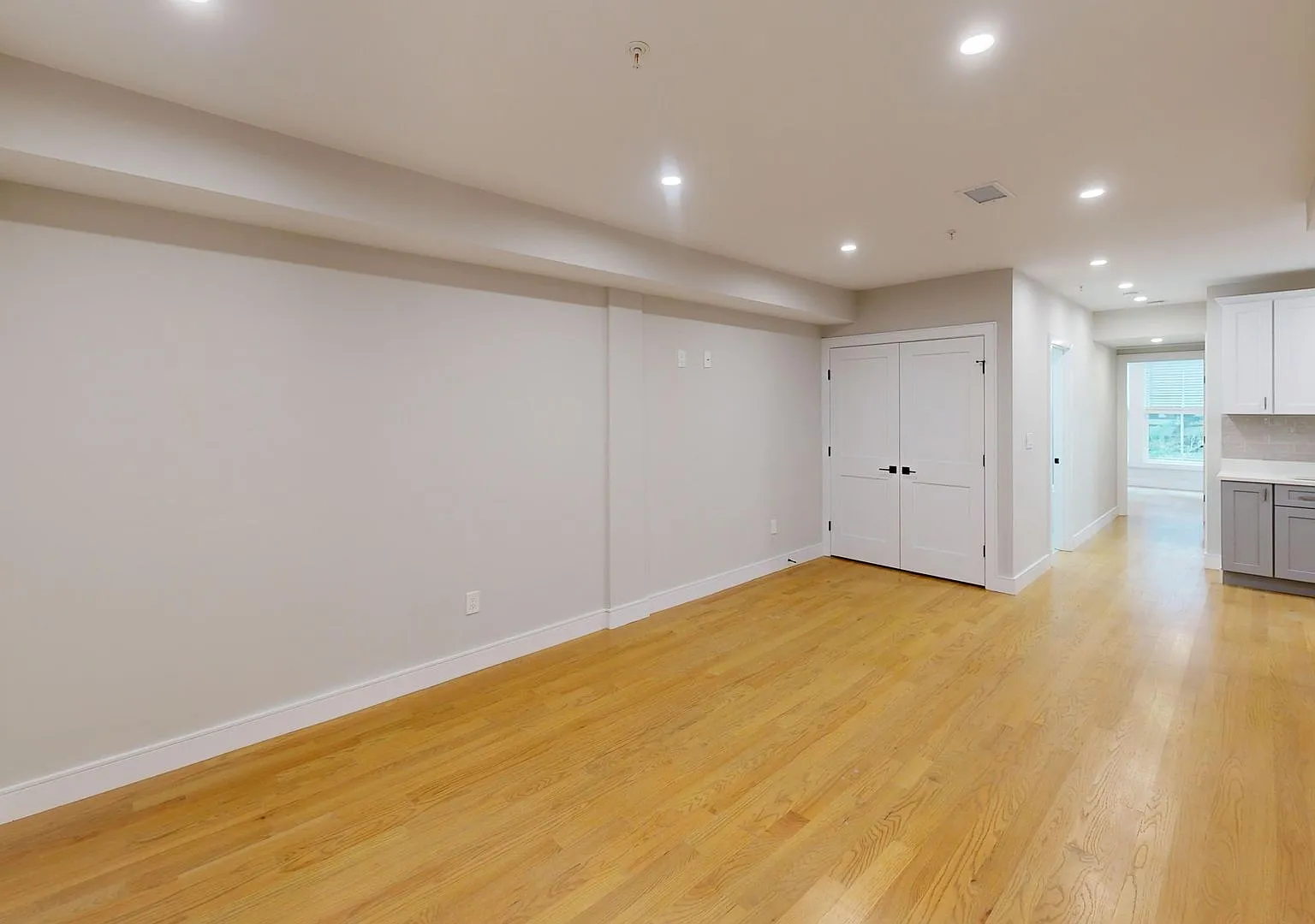 Theatre District 4 Bed W/D in Unit No Fee 9/1 — Photo 4
