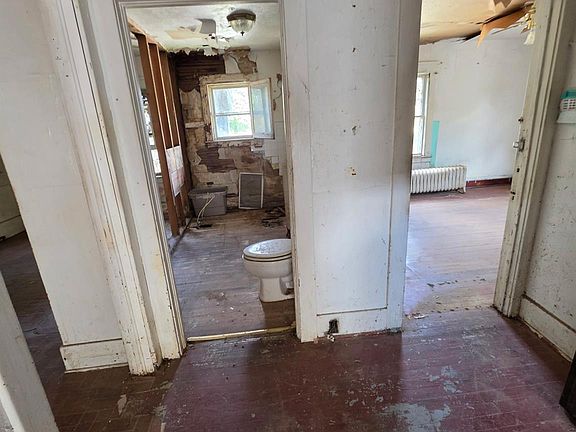 5th image of 2025 Adams Ave