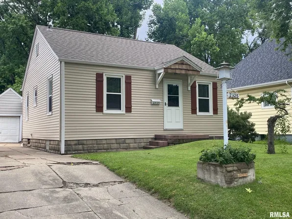 2325 S 8th St, Springfield, IL 62703