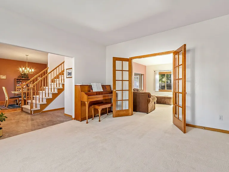 3761 Bromley Dr — Photo 12