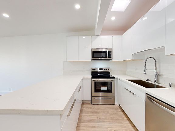 5th image of 3655 Westwood Blvd APT 4