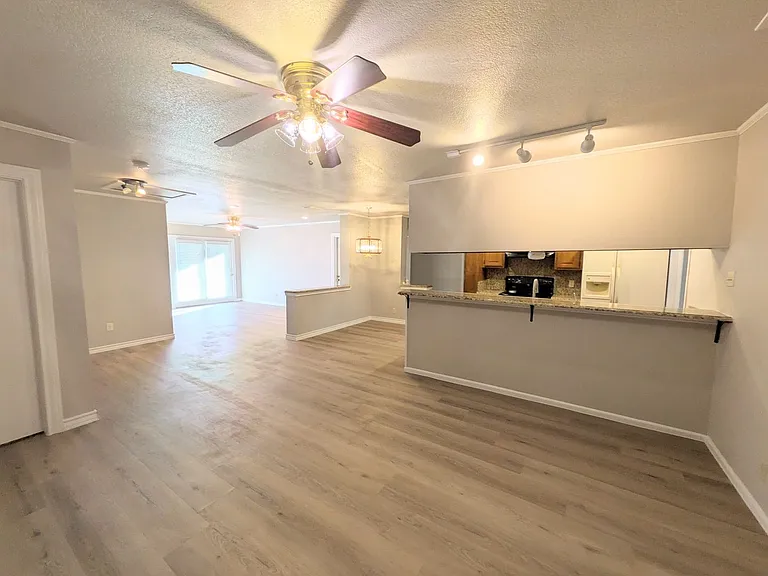 6618 Cloverbend St — Photo 23