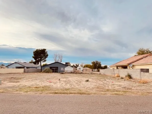 9957 S Kingman Dr, Mohave Valley, AZ 86440