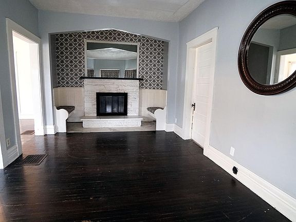 2nd image of 211 Lafayette Ave