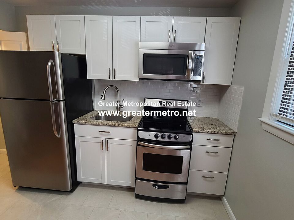 1st image of 5 Charter St APT 3