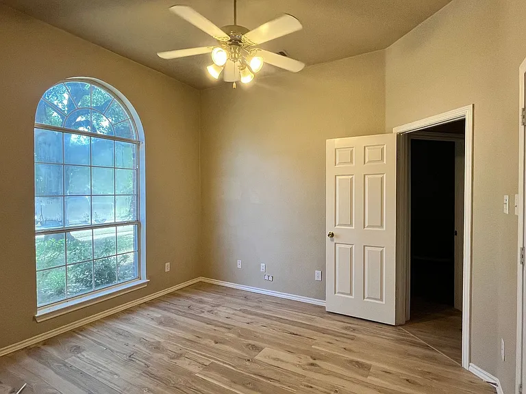 2508 Trailwest Ln — Photo 9