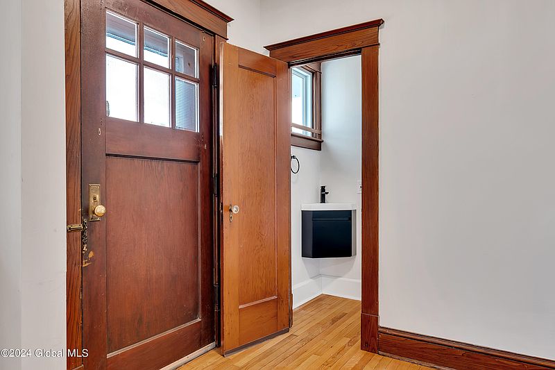 3rd image of 34 Edgecomb Street
