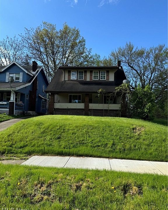 1st image of 311 E Lucius Ave