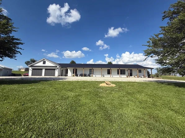 885 Pawnee Rd, Pomona, KS 66076