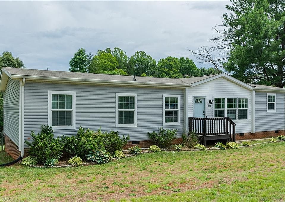 1st image of 220 Bluejay Rd