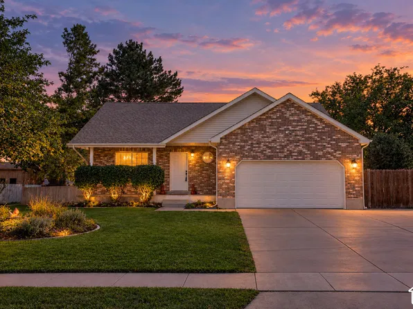 3925 W Dunkeld St, South Jordan, UT 84009