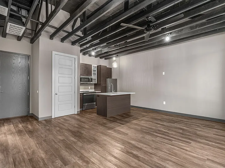 905 9th St #LOFT G — Photo 6