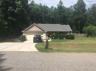 100 Shadow Lake Dr, Arnoldsville, GA 30619