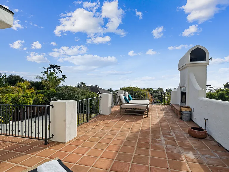 1109 Cliff Dr — Photo 12