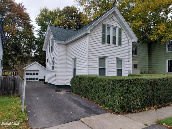 76 W 8th Avenue, Gloversville, NY 12078