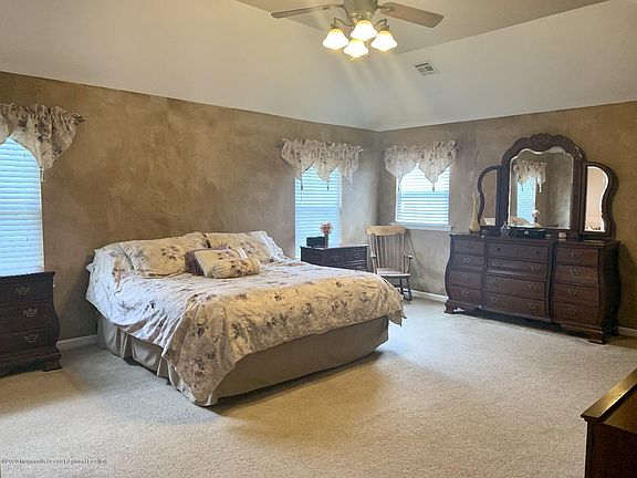 4th image of 1866 Charlton Cir