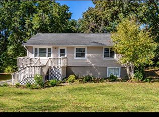 104 Laurensview Dr, Laurens, SC 29360