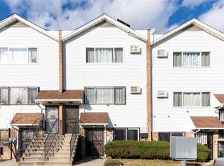8 Dune Ct, Bronx, NY 10473