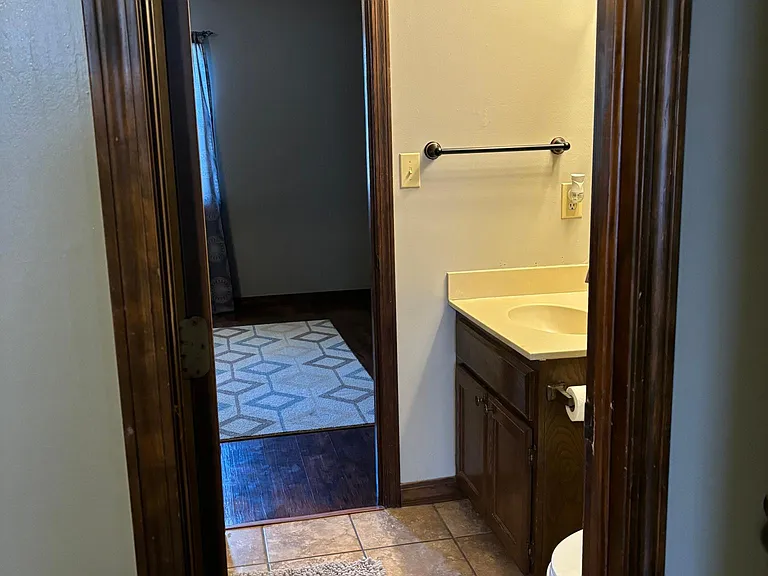 Jack and Jill full bath