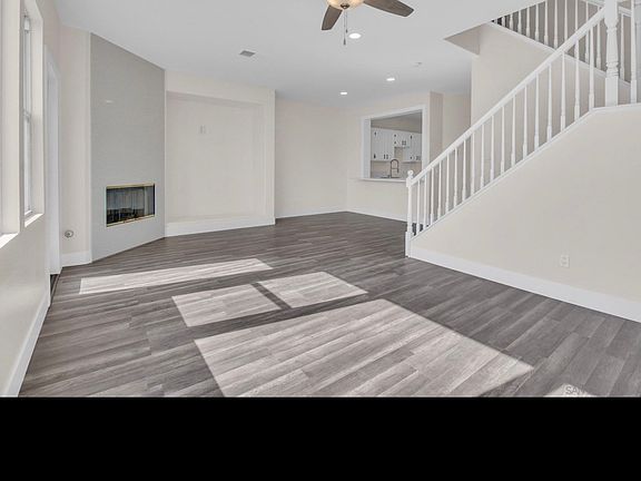 2nd image of 4434 Brisbane Way Unit 3