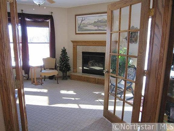 4th image of 413 E Century Street